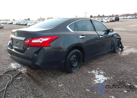 2017 Nissan Altima 2.5 S z USA, uszkodzony, nr VIN 1N4AL3AP2HN366622